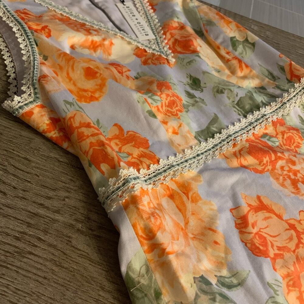 Alice + Olivia Kirean Dress. - Picture 11 of 12